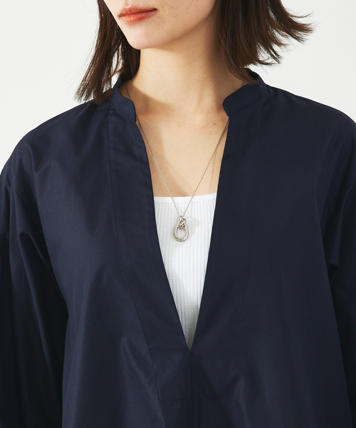 abahouse mavie（アバハウスマヴィ）の「袖タック深Vネックシャツ（シャツ/ブラウス・レディース・ホワイト/ダークネイビー/レモンイエロー・フリー）」の8枚目の写真