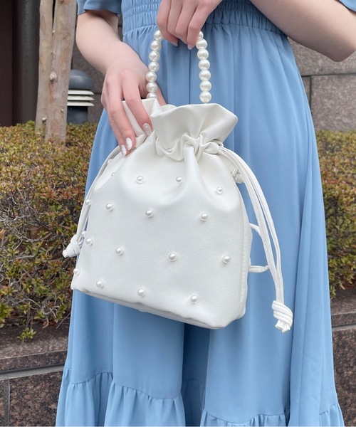 one wayザッカ(ワンウェイザッカ)の「パール巾着ショルダーバッグ(ショルダーバッグ・レディース・ブラック/モカ/ホワイト・FREE)」の2枚目の写真