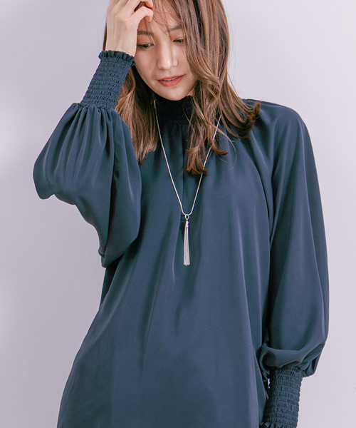 Jayro(ジャイロ)の「シャーリングフリルブラウス(シャツ/ブラウス・レディース・ライトグリーン/ピンク/キナリ/ネイビー・M)」の2枚目の写真