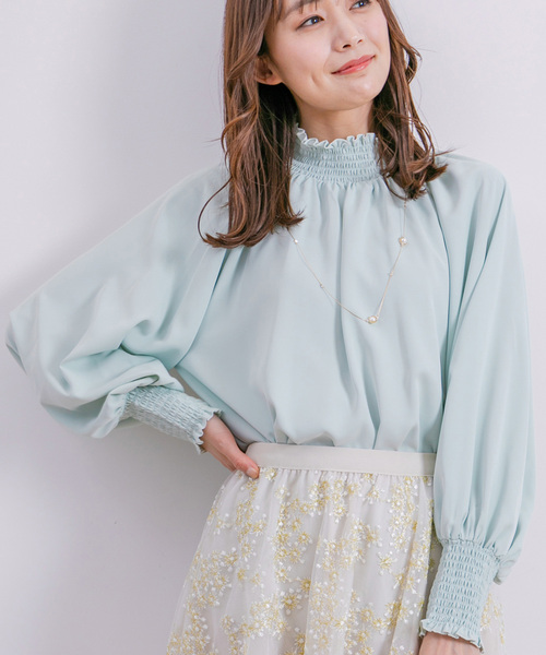 Jayro(ジャイロ)の「シャーリングフリルブラウス(シャツ/ブラウス・レディース・ライトグリーン/ピンク/キナリ/ネイビー・M)」の6枚目の写真