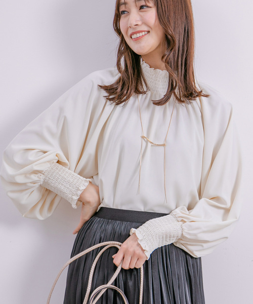 Jayro(ジャイロ)の「シャーリングフリルブラウス(シャツ/ブラウス・レディース・ライトグリーン/ピンク/キナリ/ネイビー・M)」の11枚目の写真