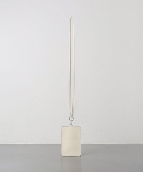 UNITED ARROWS（ユナイテッドアローズ）の「ストラップ モバイルケース（スマホケース/カバー・レディース・オフホワイト/シルバー/ブラック/ロイヤルブルー・FREE）」の6枚目の写真