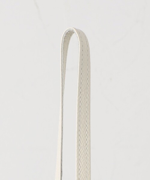 UNITED ARROWS（ユナイテッドアローズ）の「ストラップ モバイルケース（スマホケース/カバー・レディース・オフホワイト/シルバー/ブラック/ロイヤルブルー・FREE）」の8枚目の写真