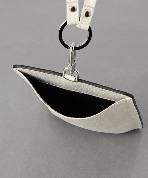 UNITED ARROWS（ユナイテッドアローズ）の「ストラップ モバイルケース（スマホケース/カバー・レディース・オフホワイト/シルバー/ブラック/ロイヤルブルー・FREE）」の11枚目の写真