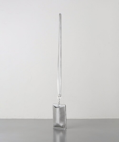 UNITED ARROWS（ユナイテッドアローズ）の「ストラップ モバイルケース（スマホケース/カバー・レディース・オフホワイト/シルバー/ブラック/ロイヤルブルー・FREE）」の15枚目の写真