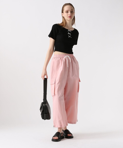 FOREVER 21（フォーエバー トゥエンティーワン）の「【2024SS】ナイロンカーゴパンツ（カーゴパンツ・レディース・グレー/ブラック/ピンク/イエロー・FREE）」の15枚目の写真