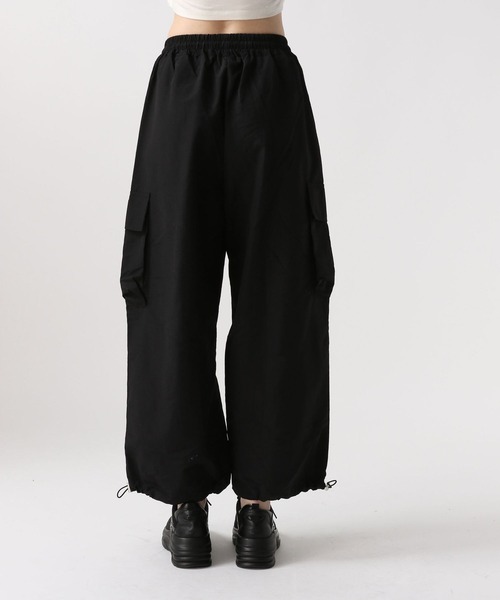 FOREVER 21（フォーエバー トゥエンティーワン）の「【2024SS】ナイロンカーゴパンツ（カーゴパンツ・レディース・グレー/ブラック/ピンク/イエロー・FREE）」の6枚目の写真