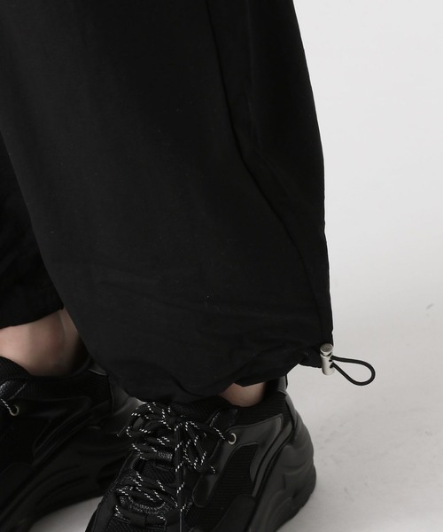 FOREVER 21（フォーエバー トゥエンティーワン）の「【2024SS】ナイロンカーゴパンツ（カーゴパンツ・レディース・グレー/ブラック/ピンク/イエロー・FREE）」の9枚目の写真