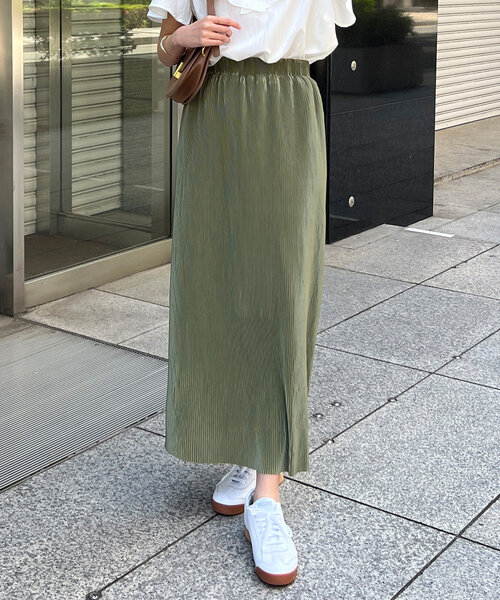 Chez toi（シェトワ）の「【マイナス３キロ見え】プリーツナロースカート（スカート・レディース・イエロー/ベージュ/カーキ/ブラック/グレー・FREE）」の4枚目の写真