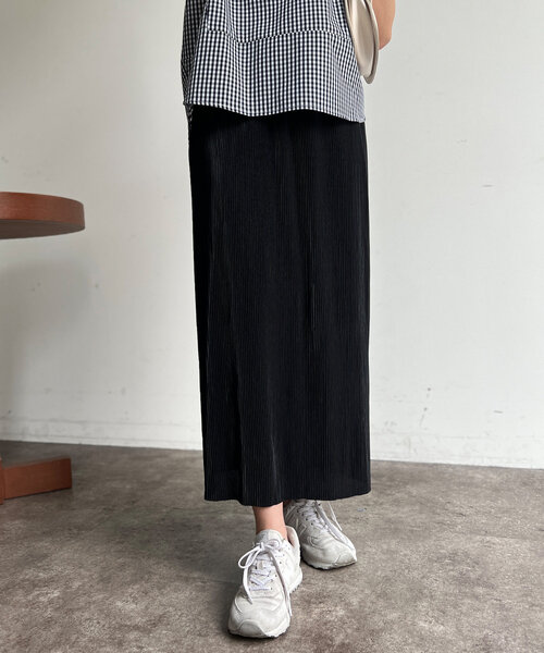 Chez toi（シェトワ）の「【マイナス３キロ見え】プリーツナロースカート（スカート・レディース・イエロー/ベージュ/カーキ/ブラック/グレー・FREE）」の8枚目の写真