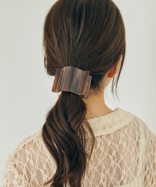 GOLDY（ゴールディ）の「ワイド ウェーブ アセチ ヘアー クリップ（バレッタ/ヘアクリップ・レディース・ブルー/パープル/オレンジ/マスタード/ブラウン/ライトグレー/ホワイト/ダークブラウン/グリーン/ブラック/チャコール/グレー・FREE）」の21枚目の写真