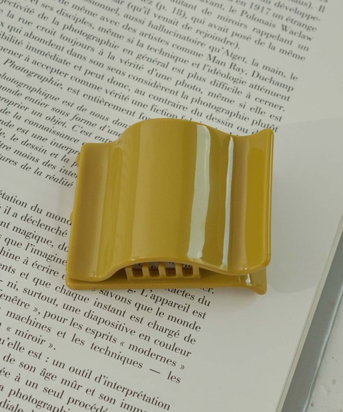 GOLDY（ゴールディ）の「ワイド ウェーブ アセチ ヘアー クリップ（バレッタ/ヘアクリップ・レディース・ブルー/パープル/オレンジ/マスタード/ブラウン/ライトグレー/ホワイト/ダークブラウン/グリーン/ブラック/チャコール/グレー・FREE）」の13枚目の写真