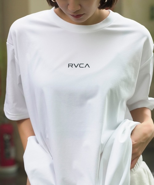 RVCA（ルーカ）の「RVCA メンズ 【AZUL】 DOUBLE RVCA SPLIT SS ラッシュガード 【2024年夏モデル】/ルーカアズールコラボワンポイントロゴバックプリント半袖Tシャツ（ラッシュガード・メンズ・ブラック/ホワイト・FREE）」の15枚目の写真