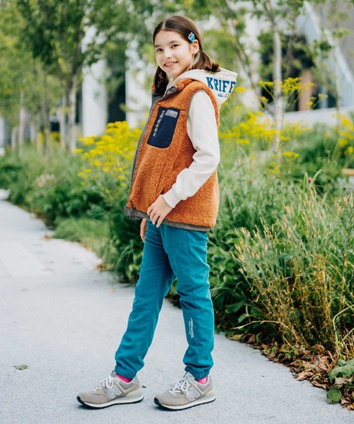 KRIFF MAYER Kid's Collection（クリフメイヤーキッズコレクション）の「ひっくりベスト（ベスト・キッズ・カーキ/アイボリー/チャコール/キャメル・170/150/140/130/120/160）」の5枚目の写真