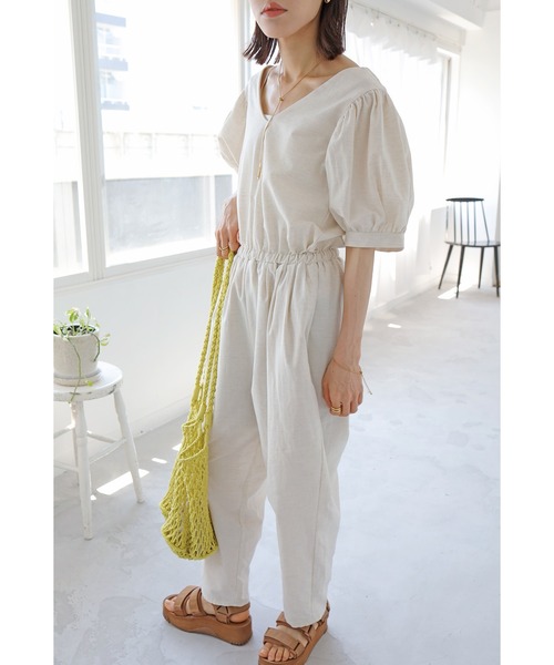 Crisp（クリスプ）の「Vネックパフスリーブオールインワン（つなぎ/オールインワン・レディース・アイボリー/キャメル・FREE）」の11枚目の写真