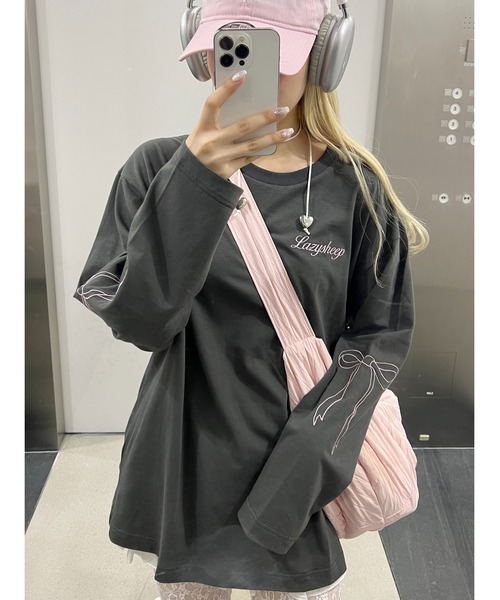 WC（ダブル シー）の「リボン刺繍ロンT（Tシャツ/カットソー・レディース・グレー/ホワイト/チャコールグレー・FREE）」の2枚目の写真