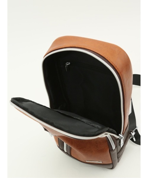 TAKA-Q（タカキュー）の「【両掛け仕様】タカキュー カラーコンビ ボディバッグ（ボディバッグ/ウエストポーチ・メンズ・ブラック/キャメル/ネイビー・FREE）」の22枚目の写真