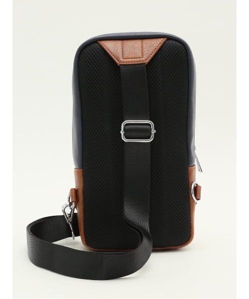 TAKA-Q（タカキュー）の「【両掛け仕様】タカキュー カラーコンビ ボディバッグ（ボディバッグ/ウエストポーチ・メンズ・ブラック/キャメル/ネイビー・FREE）」の11枚目の写真