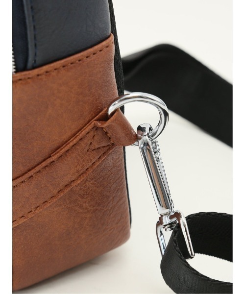 TAKA-Q（タカキュー）の「【両掛け仕様】タカキュー カラーコンビ ボディバッグ（ボディバッグ/ウエストポーチ・メンズ・ブラック/キャメル/ネイビー・FREE）」の14枚目の写真