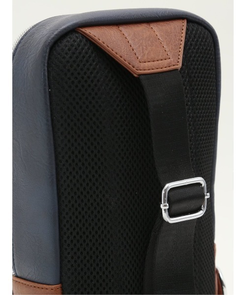 TAKA-Q（タカキュー）の「【両掛け仕様】タカキュー カラーコンビ ボディバッグ（ボディバッグ/ウエストポーチ・メンズ・ブラック/キャメル/ネイビー・FREE）」の16枚目の写真