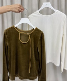 Amiur(エミレ) ニュアンスネックライントップス Amiur（エミレ）の「nuance neck line tops / ニュアンスネック