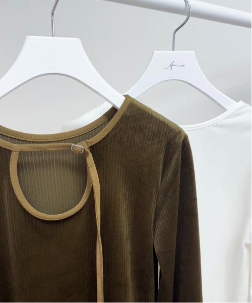 Amiur(エミレ)の「corduroy back open design tops / コーデュロイバックオープンデザイントップス(Tシャツ/カットソー・レディース・アイボリー/カーキ・FREE)」の5枚目の写真