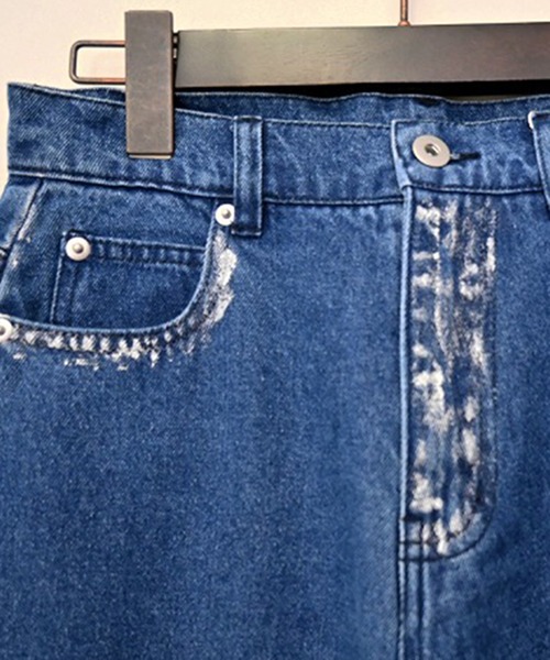 STYLEBLOCK（スタイルブロック）の「デニムホイルペイントカーブパンツ（デニムパンツ・レディース・ブラック/ライトブルー/ブルー・S/M）」の5枚目の写真