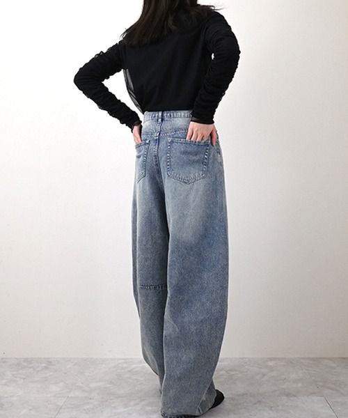 STYLEBLOCK（スタイルブロック）の「デニムホイルペイントカーブパンツ（デニムパンツ・レディース・ブラック/ライトブルー/ブルー・S/M）」の6枚目の写真