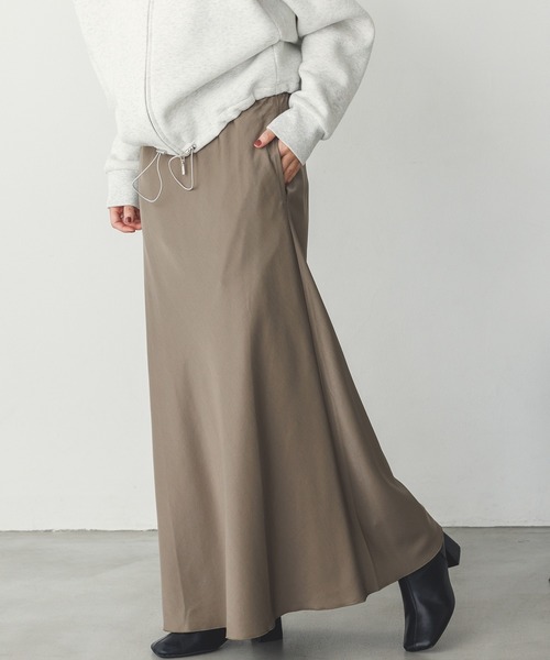 hunch（ハンチ）の「ビンテージサテン セミフレアスカート（スカート・レディース・アイボリー/オリーブ/スミクロ・FREE）」の3枚目の写真