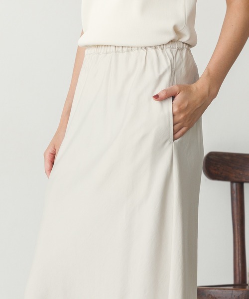 hunch（ハンチ）の「ビンテージサテン セミフレアスカート（スカート・レディース・アイボリー/オリーブ/スミクロ・FREE）」の11枚目の写真