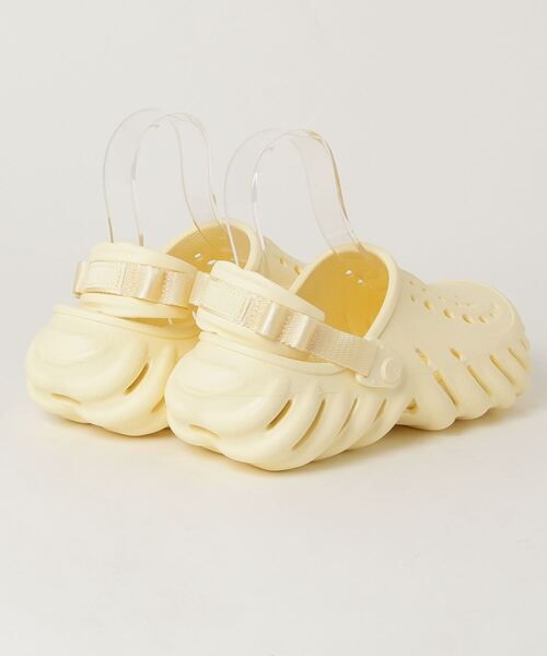 crocs(クロックス)の「ECHO CLOG(サンダル・メンズ・ベージュ・23.0cm/24.0cm/26.0cm/27.0cm/28.0cm/29.0cm)」の3枚目の写真