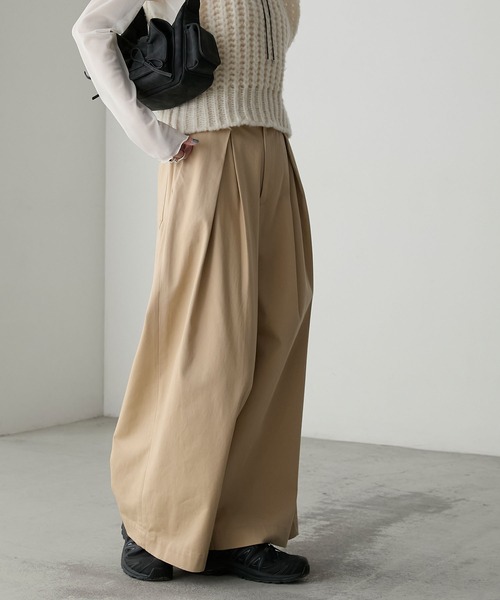 forksy.(フォルクシー)の「【forksy.】スーパーワイド タックバギーチノパンツ(チノパンツ・レディース・グレー/ブラック/ベージュ・L/M)」の3枚目の写真