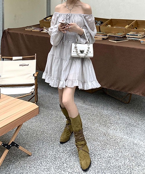 aimoha(アイモハ)の「オフショルダーシフォンワンピース (SS)(ワンピース・レディース・グレー・LARGE/MEDIUM/SMALL)」の3枚目の写真
