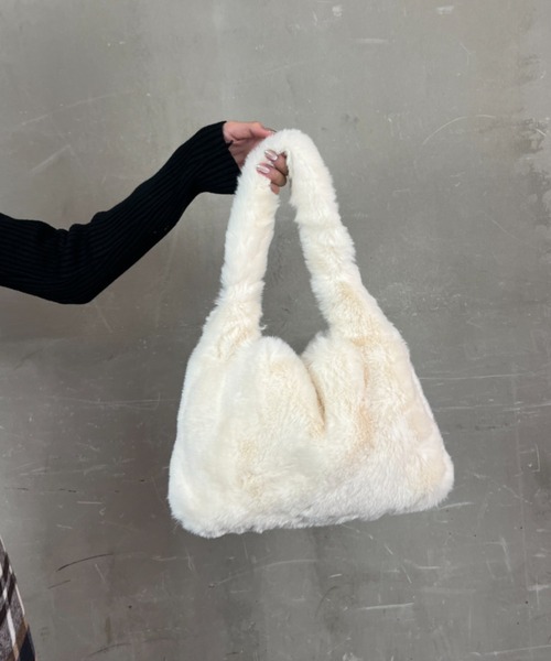 ｔｏｌｅｎｅ（トレネ）の「フェイクファー ワンハンドル ミニバッグ ハンドバッグ（ハンドバッグ・レディース・ブラック/ホワイト・ONE SIZE）」の14枚目の写真