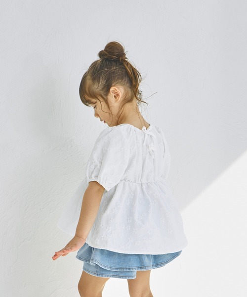 pairmanon(ペアマノン)の「バックリボン ジャガード花柄ブラウス(シャツ/ブラウス・キッズ・ブラック/ベージュ/ホワイト・130/100/120/110/150/90/140)」の6枚目の写真