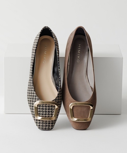 HIMIKO(ヒミコ)の「【Made in Japan】【HIMIKO】スクエアバックルローヒールパンプス/651110(パンプス・レディース・ベージュ/ブラック/ブルー/ダークグレー/ベージュ系その他/シルバー・21.5cm/22.0cm/24.0cm/25.5cm/22.5cm/23.5cm/24.5cm/25.0cm/26.0cm/26.5cm/23.0cm)」の4枚目の写真