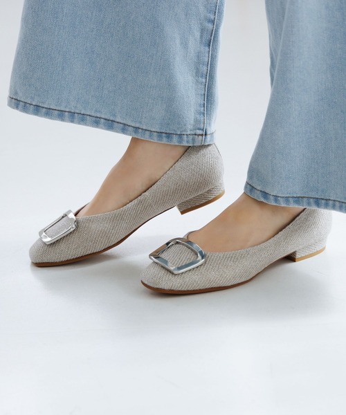 HIMIKO(ヒミコ)の「【Made in Japan】【HIMIKO】スクエアバックルローヒールパンプス/651110(パンプス・レディース・ベージュ/ブラック/ブルー/ダークグレー/ベージュ系その他/シルバー・21.5cm/22.0cm/24.0cm/25.5cm/22.5cm/23.5cm/24.5cm/25.0cm/26.0cm/26.5cm/23.0cm)」の6枚目の写真