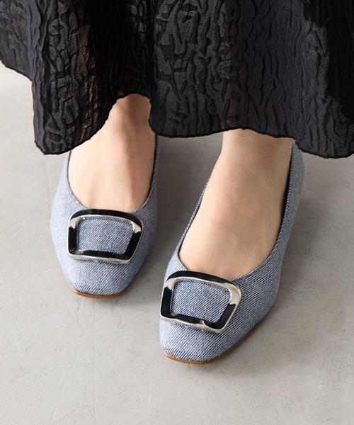 HIMIKO(ヒミコ)の「【Made in Japan】【HIMIKO】スクエアバックルローヒールパンプス/651110(パンプス・レディース・ベージュ/ブラック/ブルー/ダークグレー/ベージュ系その他/シルバー・21.5cm/22.0cm/24.0cm/25.5cm/22.5cm/23.5cm/24.5cm/25.0cm/26.0cm/26.5cm/23.0cm)」の5枚目の写真