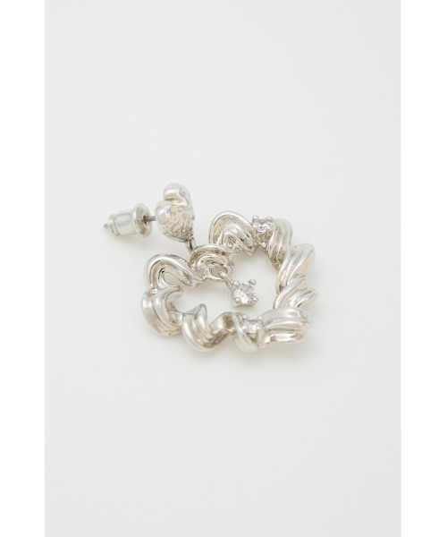 SLY（スライ）の「HEART HOOP P/EARRING ハート フープ ピアス（ピアス（両耳用）・レディース・ゴールド/シルバー・FREE）」の4枚目の写真