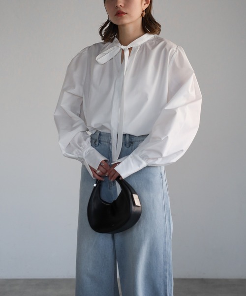 Bonjour Sagan(ボンジュールサガン)の「前後2WAYボリュームスリーブスリムボウタイブラウス(シャツ/ブラウス・レディース・ライトブルー/ブラック/オフホワイト・FREE)」の9枚目の写真