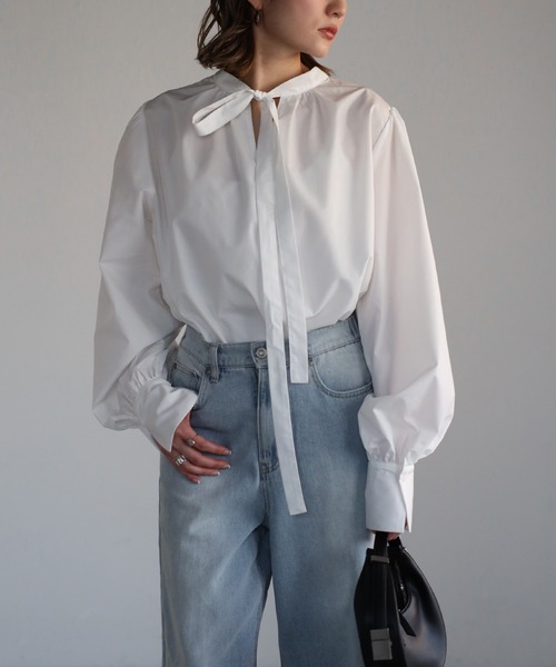 Bonjour Sagan(ボンジュールサガン)の「前後2WAYボリュームスリーブスリムボウタイブラウス(シャツ/ブラウス・レディース・ライトブルー/ブラック/オフホワイト・FREE)」の12枚目の写真