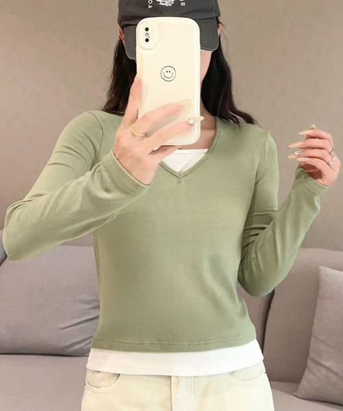LOWO(ロワ)の「ストレッチ素材Vネックカットソー(Tシャツ/カットソー・レディース・カーキ/ブルー/チャコールグレー/オフホワイト・FREE)」の1枚目の写真