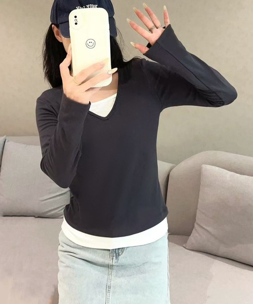 LOWO(ロワ)の「ストレッチ素材Vネックカットソー(Tシャツ/カットソー・レディース・カーキ/ブルー/チャコールグレー/オフホワイト・FREE)」の5枚目の写真