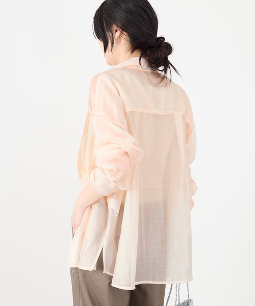 MICA&DEAL（マイカ＆ディール）の「【新色追加】シアーシャツ（シャツ/ブラウス・レディース・ベージュ/ピンク/ライトグレー/アイボリー/ブルーグレー・FREE）」の10枚目の写真