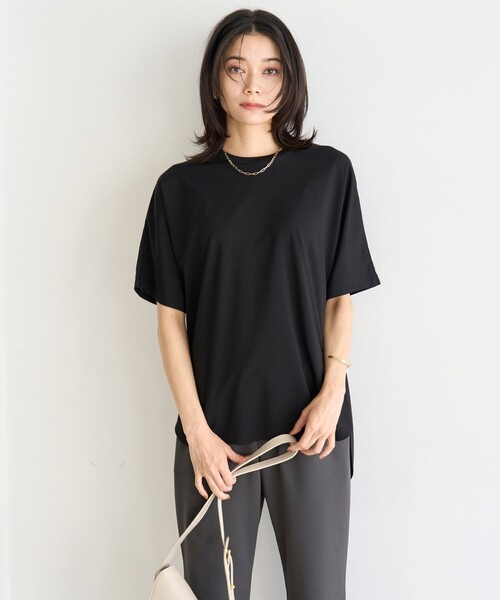 UNFILO(アンフィーロ)の「BEAUTY FORM-T フォルムTシャツ(Tシャツ/カットソー・レディース・ホワイト系/グレー系/ネイビー系/ベージュ系/ブラック系/ブルー系/黄緑系・X-LARGE/XX-LARGE)」の16枚目の写真