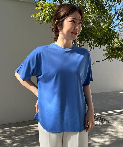 UNFILO(アンフィーロ)の「BEAUTY FORM-T フォルムTシャツ(Tシャツ/カットソー・レディース・ホワイト系/グレー系/ネイビー系/ベージュ系/ブラック系/ブルー系/黄緑系・X-LARGE/XX-LARGE)」の22枚目の写真