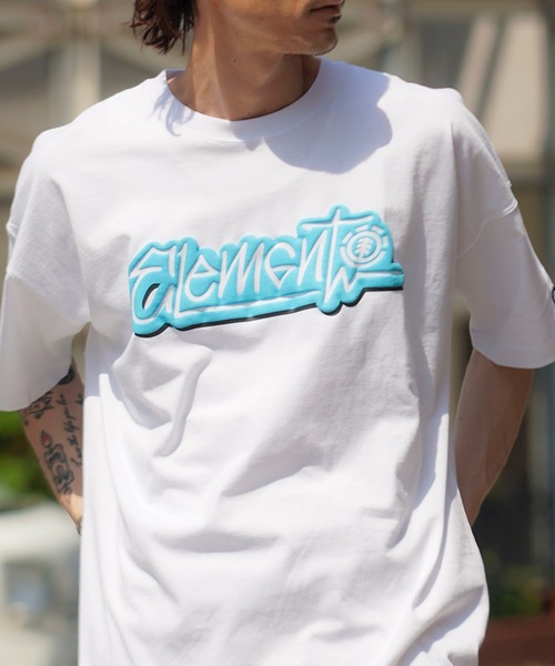 ELEMENT(エレメント)の「ELEMENT メンズ TAGGING SS Tシャツ 【2025年春夏モデル】/エレメントロゴプリント半袖Tシャツ(Tシャツ/カットソー・メンズ・ベージュ/ブラック/ホワイト・X-LARGE/LARGE/MEDIUM)」の2枚目の写真