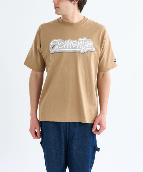 ELEMENT(エレメント)の「ELEMENT メンズ TAGGING SS Tシャツ 【2025年春夏モデル】/エレメントロゴプリント半袖Tシャツ(Tシャツ/カットソー・メンズ・ベージュ/ブラック/ホワイト・X-LARGE/LARGE/MEDIUM)」の15枚目の写真