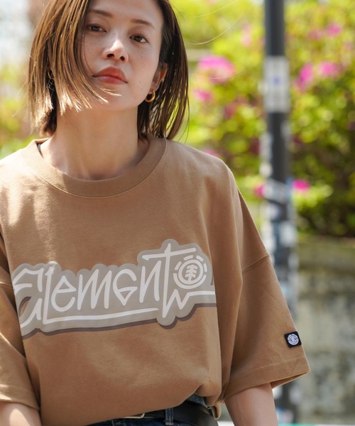 ELEMENT(エレメント)の「ELEMENT メンズ TAGGING SS Tシャツ 【2025年春夏モデル】/エレメントロゴプリント半袖Tシャツ(Tシャツ/カットソー・メンズ・ベージュ/ブラック/ホワイト・X-LARGE/LARGE/MEDIUM)」の18枚目の写真