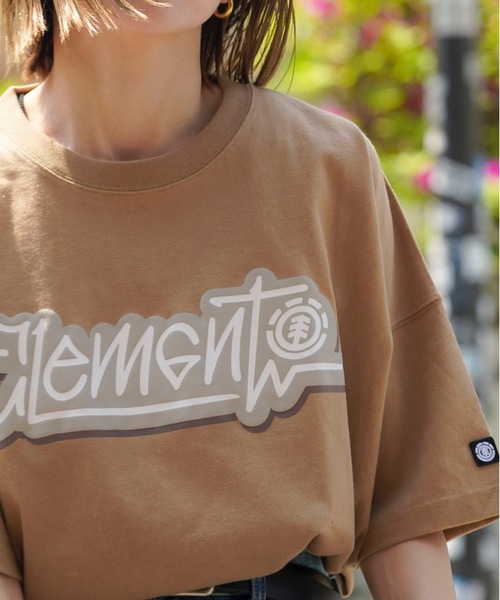 ELEMENT(エレメント)の「ELEMENT メンズ TAGGING SS Tシャツ 【2025年春夏モデル】/エレメントロゴプリント半袖Tシャツ(Tシャツ/カットソー・メンズ・ベージュ/ブラック/ホワイト・X-LARGE/LARGE/MEDIUM)」の17枚目の写真